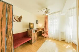 daniel-pari-kunstzimmer-2b