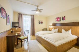 johann-sturcz-melonenzimmer-zimmer-30